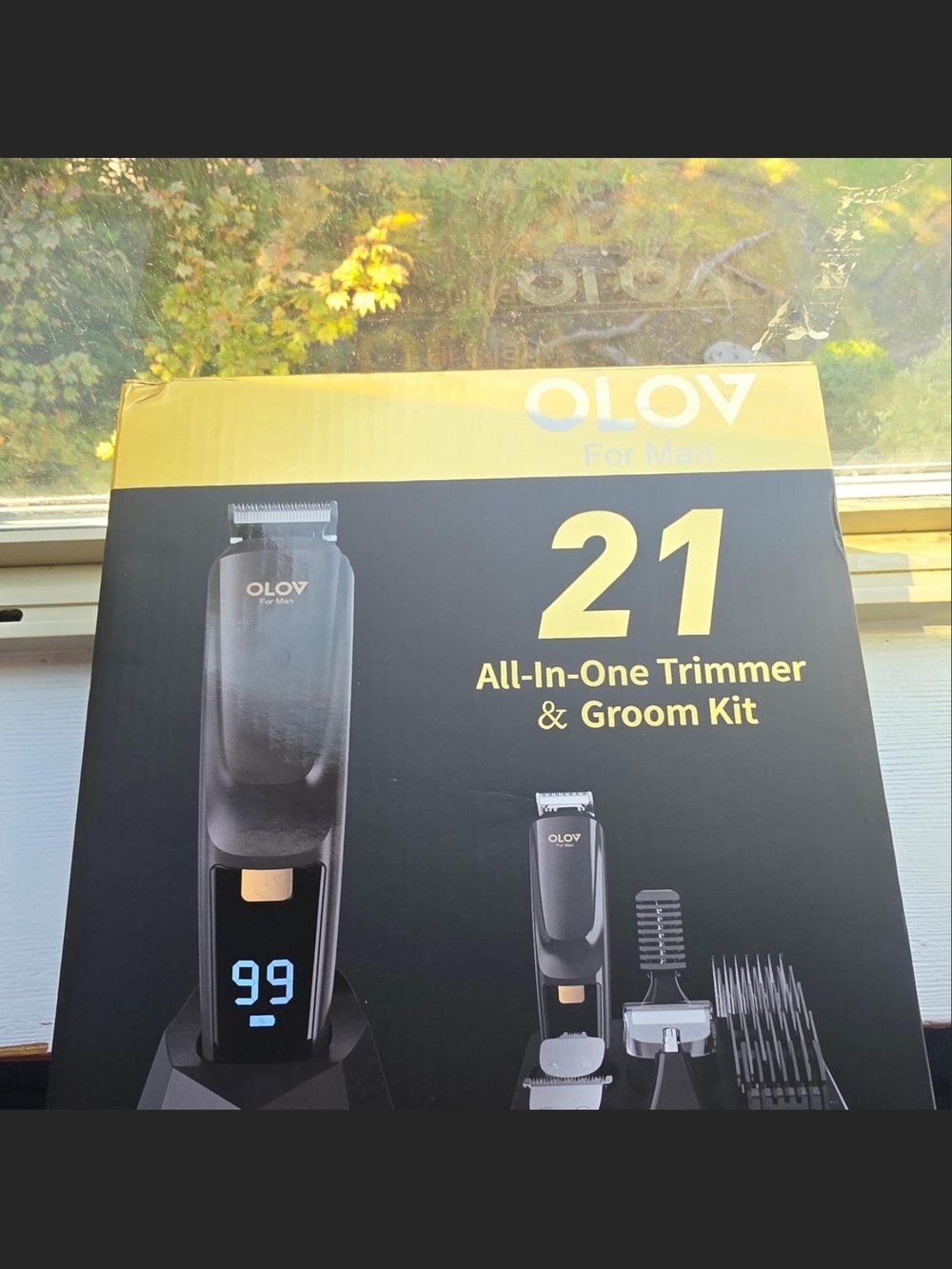 21-Piece All-In-One Trimmer & Groom Kit - Black and Gold